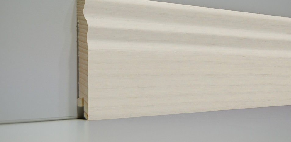 Плинтус SEG 100 напольный лакированный белый ясень крашеный 89-16